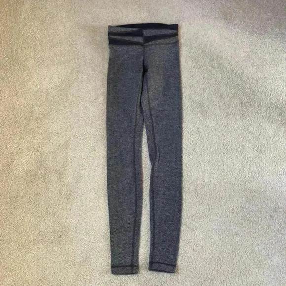 Brown and black chevron pattern Lululemon leggings in size 2 - Picture 1 of 6
